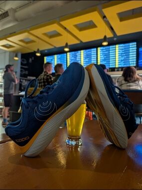 Topo Athletic Men’s Navy & Yellow Running Shoes